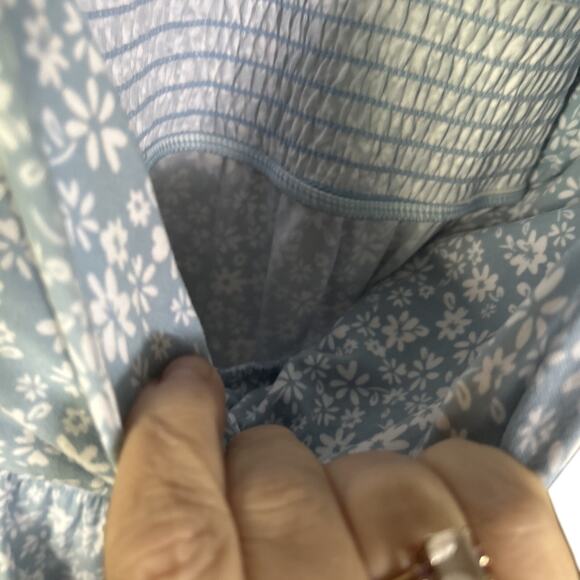 Blue and white size large junior’s dress - Picture 4 of 4